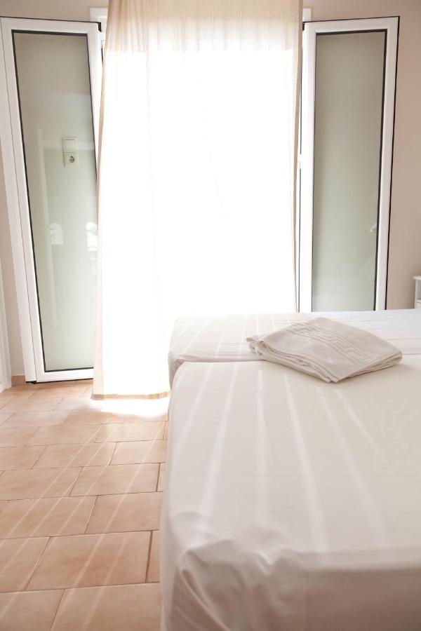 Raisakis Apartments Agia Marina Exterior foto