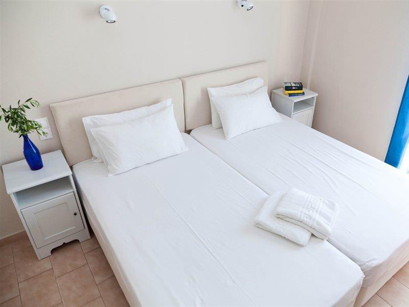 Raisakis Apartments Agia Marina Exterior foto