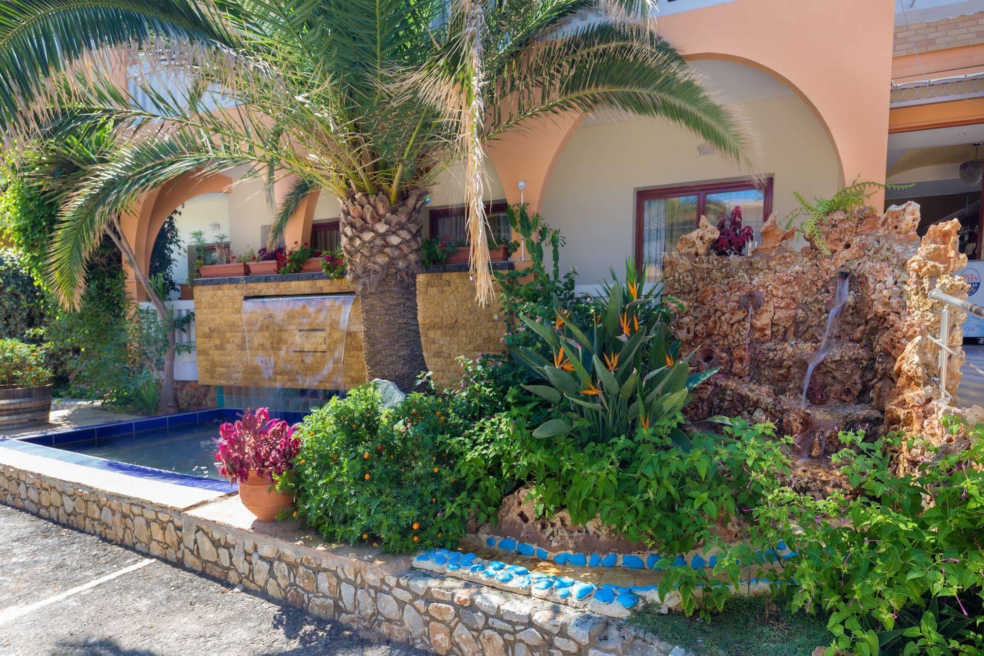 Raisakis Apartments Agia Marina Exterior foto