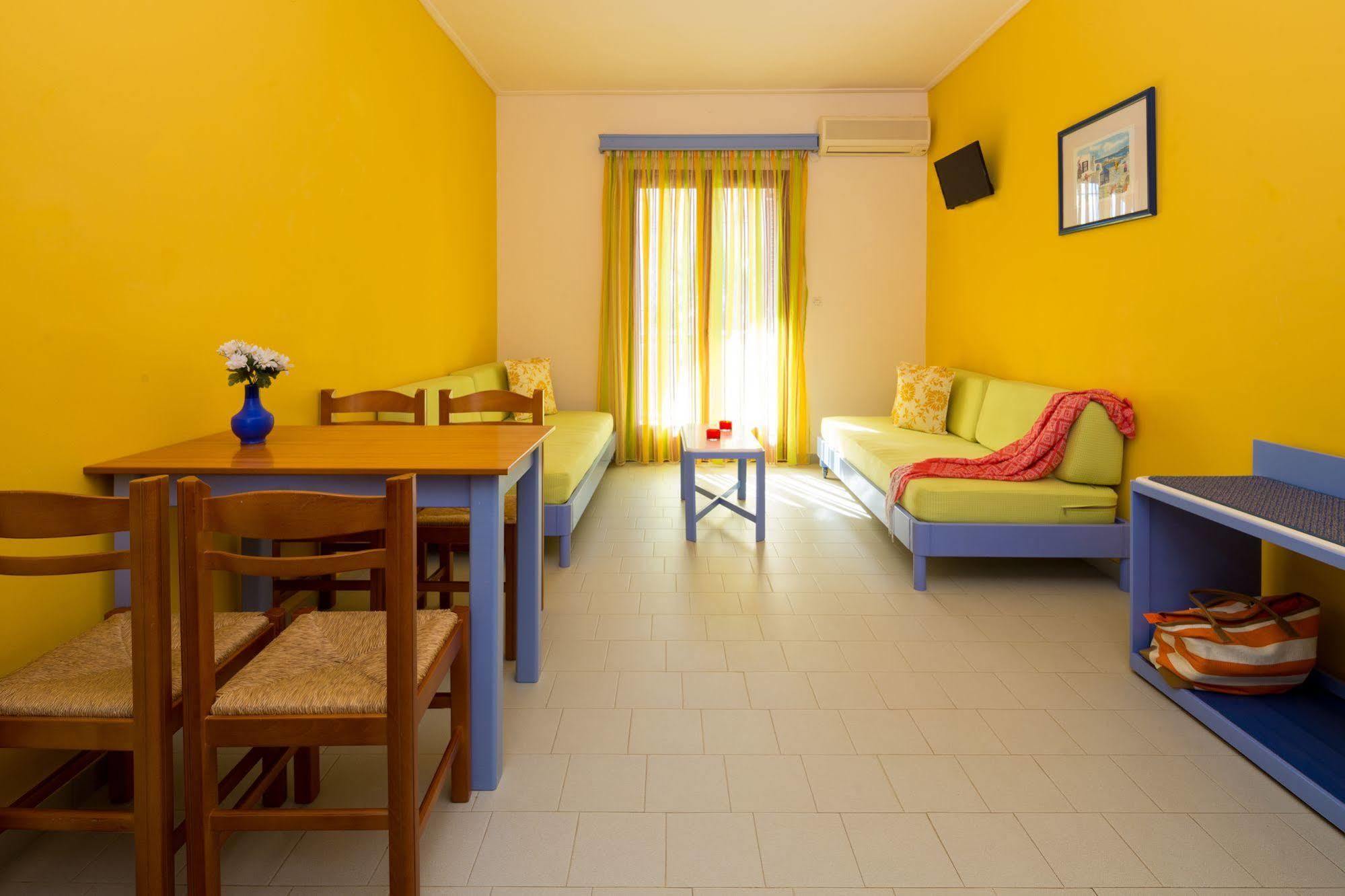 Raisakis Apartments Agia Marina Exterior foto