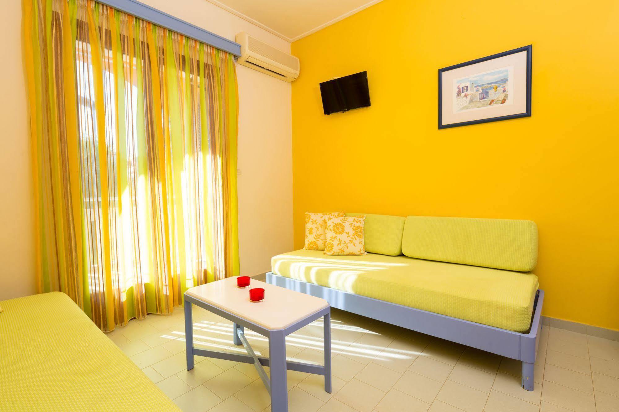Raisakis Apartments Agia Marina Exterior foto