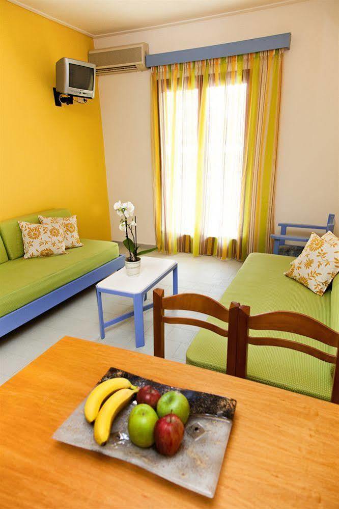 Raisakis Apartments Agia Marina Exterior foto