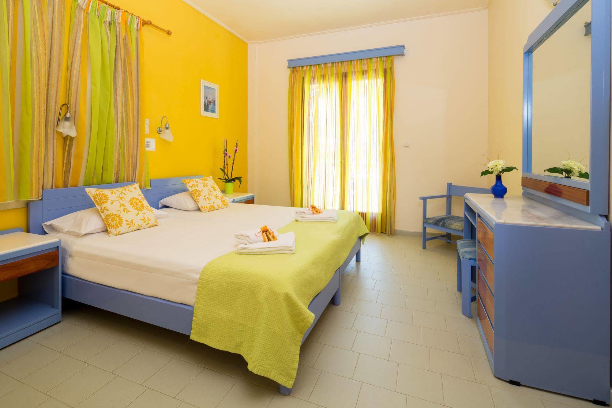 Raisakis Apartments Agia Marina Exterior foto