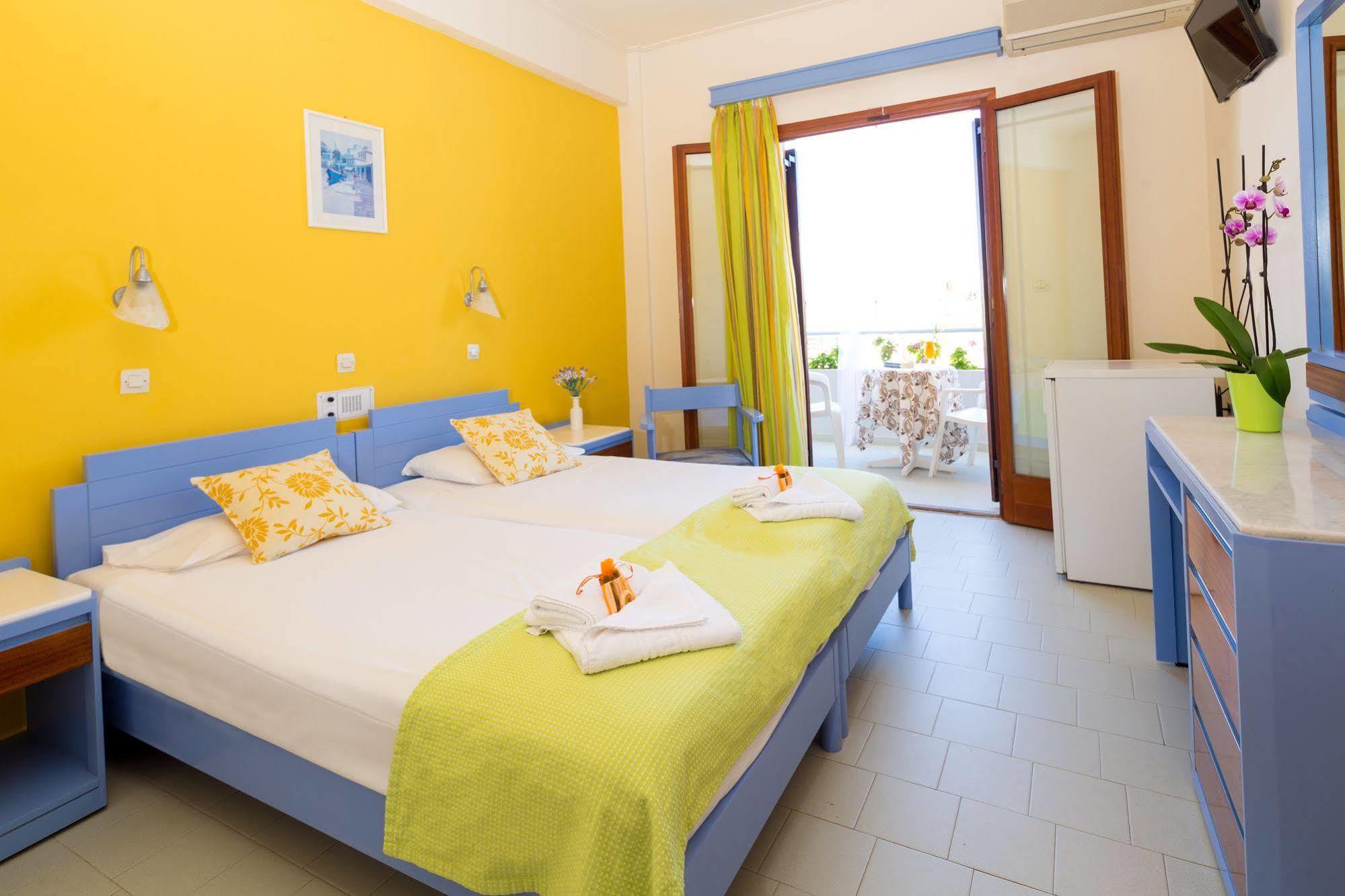 Raisakis Apartments Agia Marina Exterior foto