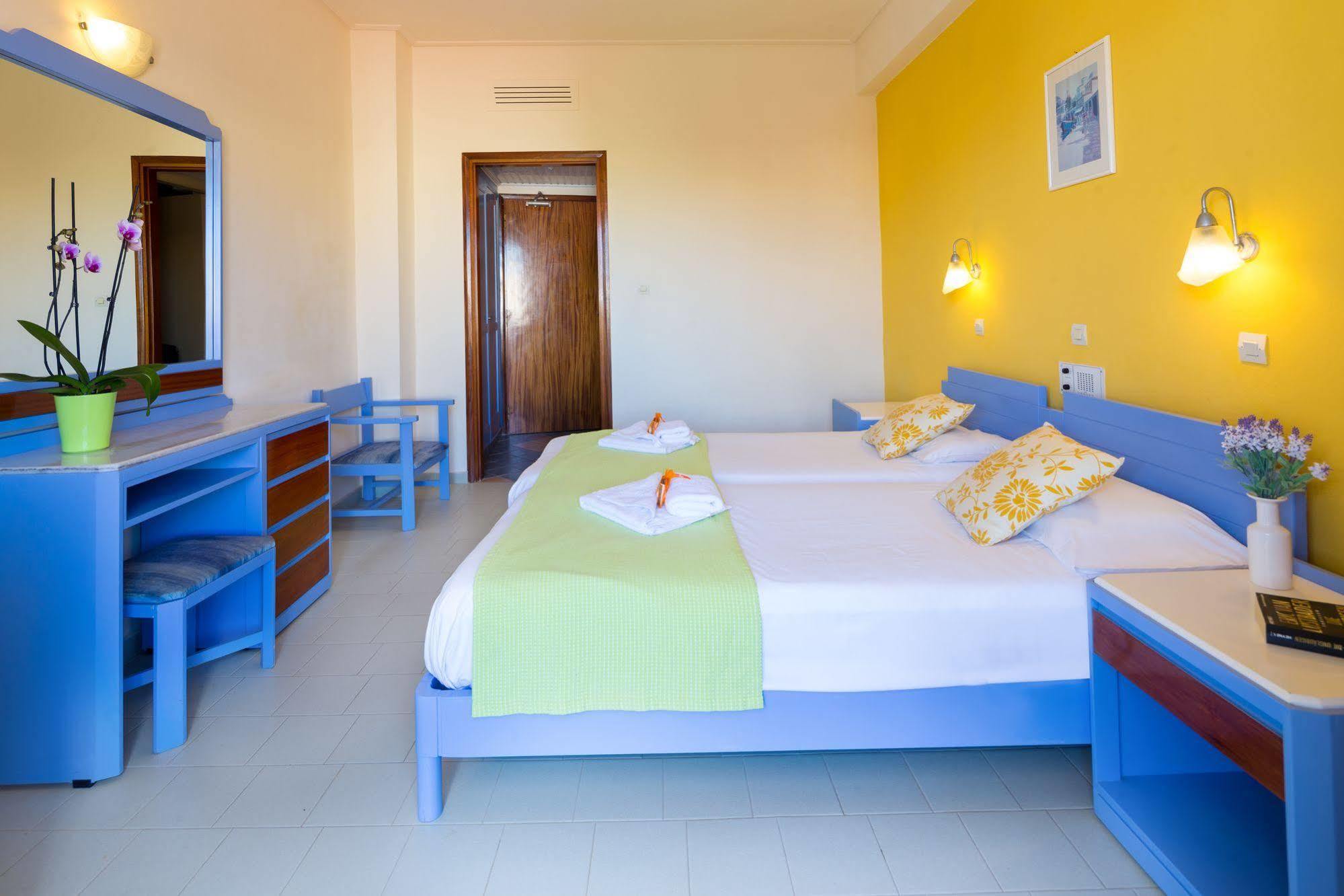 Raisakis Apartments Agia Marina Exterior foto