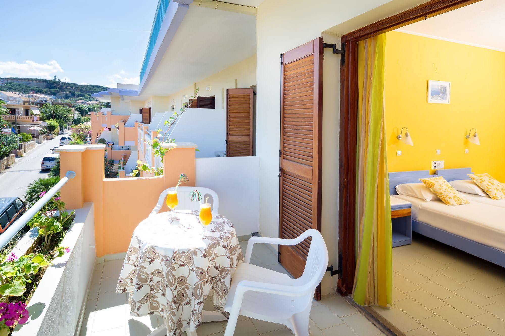 Raisakis Apartments Agia Marina Exterior foto